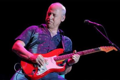 Mark Knopfler, durante su actuación de ayer en la plaza de toros de Las Ventas.