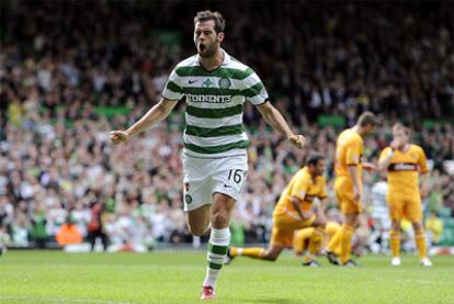 Ledley celebra un gol contra el Motherwell.