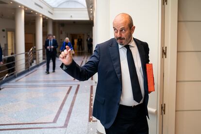 El presidente del Senado, Pedro Rollán, a su llegada a una sesión plenaria en el Senado, este martes.