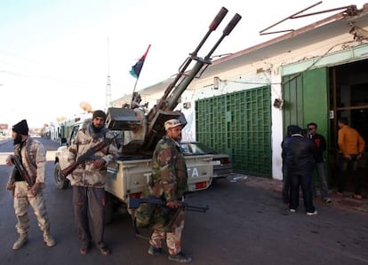 Antiguos rebeldes libios en la ciudad de Kufra, en marzo.