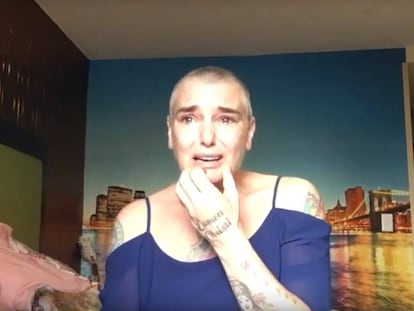 Fotograma del vídeo publicado por la cantante Sinéad O'Connor en su Facebook.