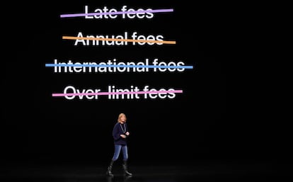 Jennifer Bailey, vicepresidenta de Apple Pay durante la presentación de la Apple Card.