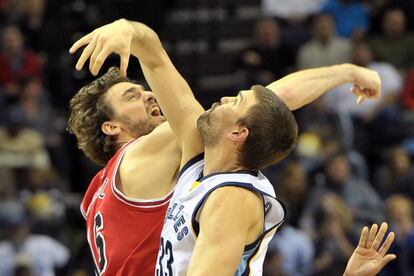 Las vidas de Pau (Barcelona, 6 de julio de 1980) y Marc Gasol (ídem, 29 de enero de 1985) son puro baloncesto. Hasta el punto de que, con 34 y 30 años respectivamente, serán los primeros hermanos que se enfrenten, siendo titulares, en un 'All Star' de la NBA, la madrugada del sábado al domingo.