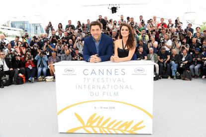 Los actores Javier Bardem y Penélope Cruz asisten al photocall de la película 'Todos lo Saben' de Asghar Farhadi.  