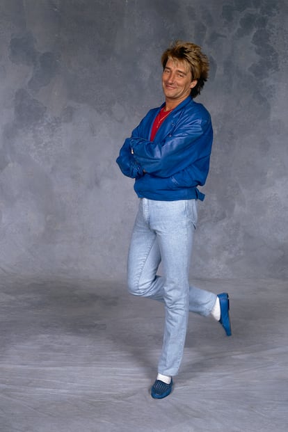 Calcetín blanco. Esta foto, tomada en 1985, lo tiene todo: la chaqueta de piel de color, el jean lavado y el mocasín. Y el calcetín con el que no dejaban entrar a las discotecas pero, al parecer, sí en los conciertos.