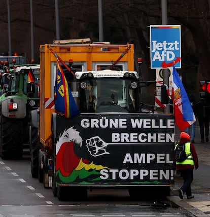 Protestas este lunes en el centro de Berlín contra la política agrícola del Gobierno alemán. 