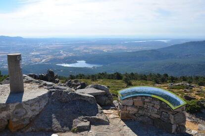 Mirador de Cabeza Líjar, una de las cimas de la sierra de Guadarrama.