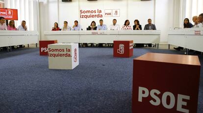Reuni&oacute;n de la Comisi&oacute;n Permanente del PSOE en la sede central del partido.