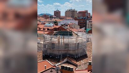 Imagen de la linterna de la Iglesia de Vera Cruz dañada, en una fotografía cedida por Francisco Javier Sánchez.