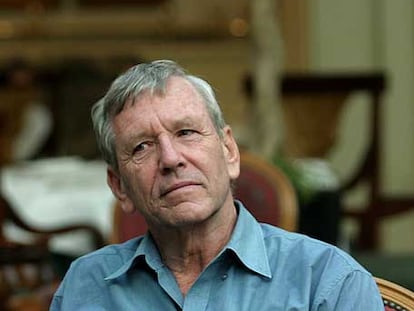 Amos Oz, durante una estancia en Madrid en 2004.