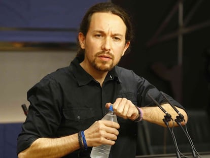 Pablo Iglesias durante uma coletiva de imprensa no Congresso