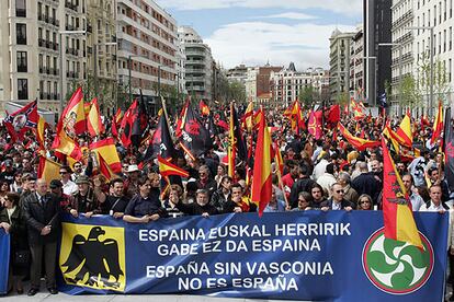 Seguidores y militantes de la Falange, en la plaza de Felipe II durante la manifestacin celebrada ayer en Madrid.