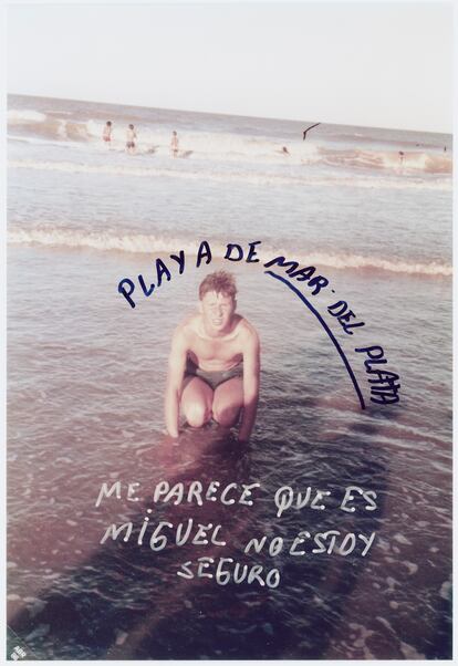 Foto perteneciente al álbum familiar con una anotación de Eduardo.