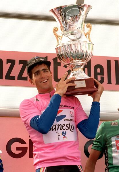 El ciclista español Miguel Indurain, tras vencer por segunda vez consecutiva en el Giro de Italia, el 13 de junio de 1993.