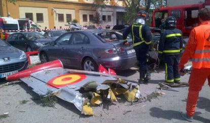 Wreckage from the plane that crashed on Sunday at Madrid&#039;s Cuatro Vientos airfield.