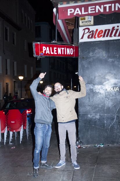 El Palentino aún conservaba los rótulos (con esa tipografía tan reconocible) que era tan común en los comercios y bares del centro de Madrid, y que ha comenzado a perderse.