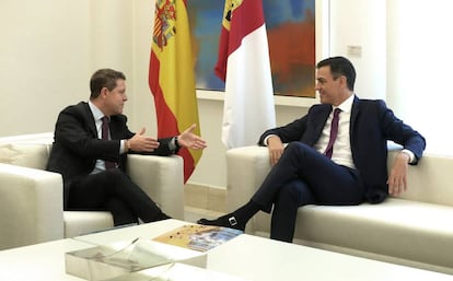 Sánchez y Page, antes de su reunión en La Moncloa. 