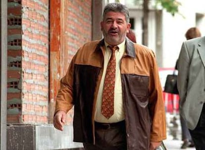 Laureano Oubiña, a la salida de la Audiencia Nacional en noviembre de 2000.