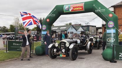 Línea de salida en el antiguo autódromo de Brooklands.