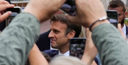 El presidente francés, Emmanuel Macron, este domingo en las elecciones legislativas.