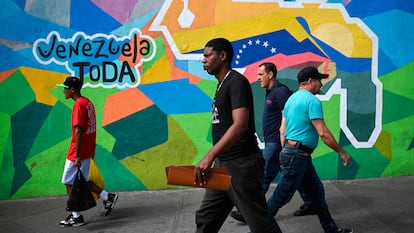 Un mural del referéndum venezolano sobre la anexión de Esequivo, Guyana.