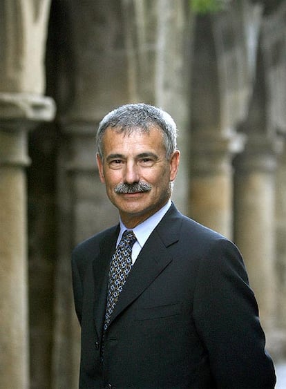 Manuel Ameijeiras, en el casco histórico de Santiago.