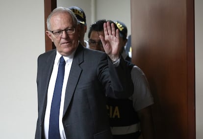 Pedro Pablo Kuczynski llega a una audiencia judicial en Lima, Perú, en abril de 2019.