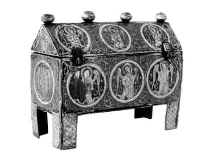 Relicario de Limoges del siglo XIII que fue robado en 1999 de la iglesia de Ullanger (Suecia).