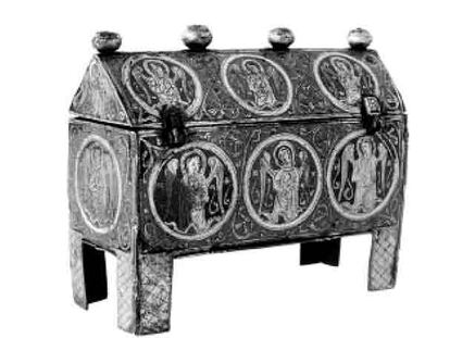 Relicario de Limoges del siglo XIII que fue robado en 1999 de la iglesia de Ullanger (Suecia).