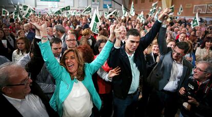 El lider del PSOE, Pedro Sánchez, y la candidata del PSOE a la Junta de Andalucía, Susana Díaz, en el mitin en Vicar (Almería), el 13 de marzo de 2015.