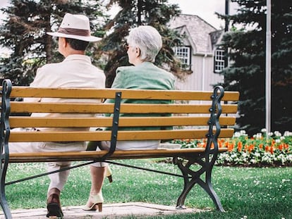 Imagen de una pareja de jubilados.