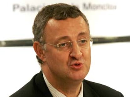 El ministro Caldera, en su intervención tras el consejo.