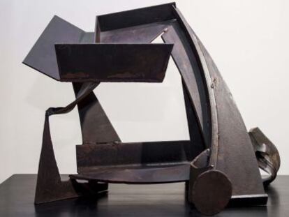 Pieza de mesa Z-78 (1982-83) de Anthony Caro.