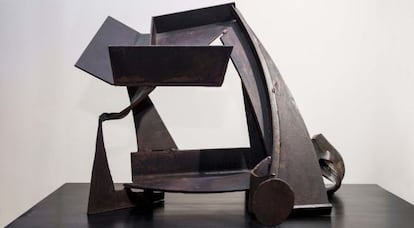 Pieza de mesa Z-78 (1982-83) de Anthony Caro.