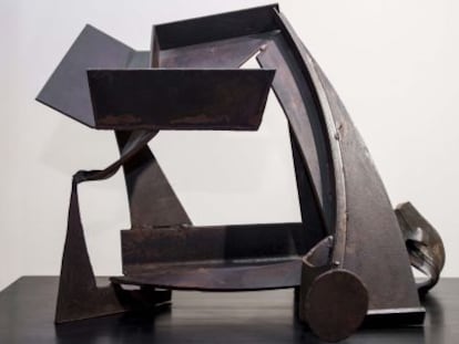 Pieza de mesa Z-78 (1982-83) de Anthony Caro.