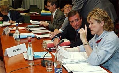 La ministra española de Educación, Pilar del Castillo, interviene en el Consejo de Educación de la UE.
