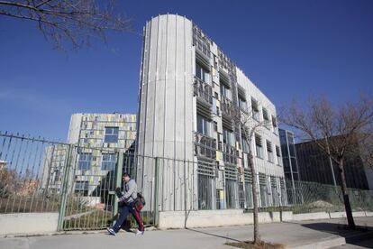 Biblioteca a medio construir en Leganés.