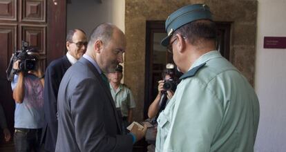El diputado del PP David Serra, a su llegada al TSJ valenciano.