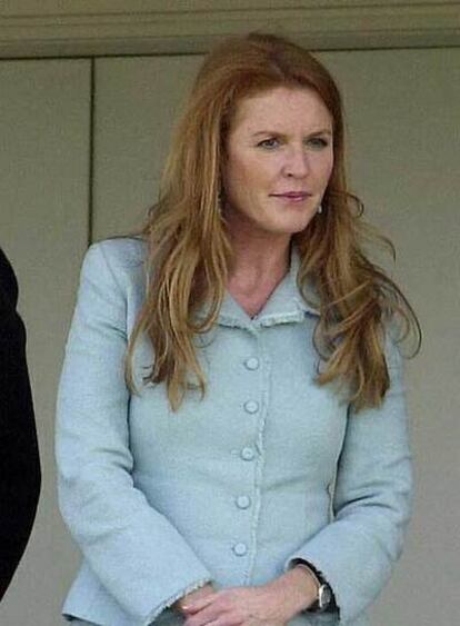 Sarah Ferguson presencia un partido de polo en 2004.