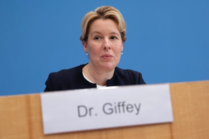 La ministra alemana de Familia, Mayores, Mujer y Juventud, Franziska Giffey, en una rueda de prensa en Berlín, el 13 de noviembre de 2020.