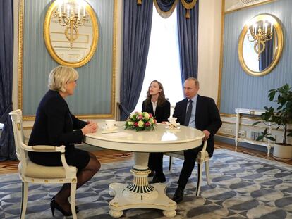 Vladímir Putin y Marine Le Pen, reunidos en Moscú en marzo de 2019.