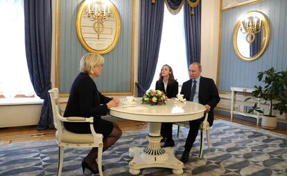 Vladímir Putin y Marine Le Pen, reunidos en Moscú en marzo de 2019.