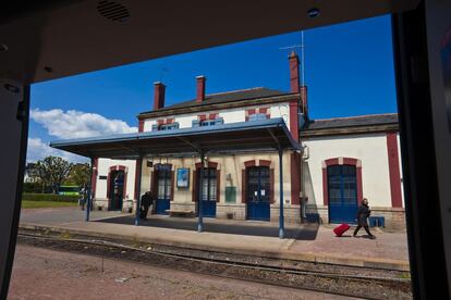 La estación de Paimpol, un activo puerto pesquero de la Bretaña francesa desde el que parte el Vapeur du Trieux, un turístico ferrocarril de vapor de 1922.
