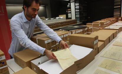 Documentos procedentes de Salamanca, poco despu&eacute;s de llegar al Arxiu Nacional de Catalunya (ANC) en diciembre de 2014.