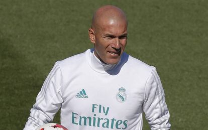 Zidane, durante en entrenamiento de este sábado.