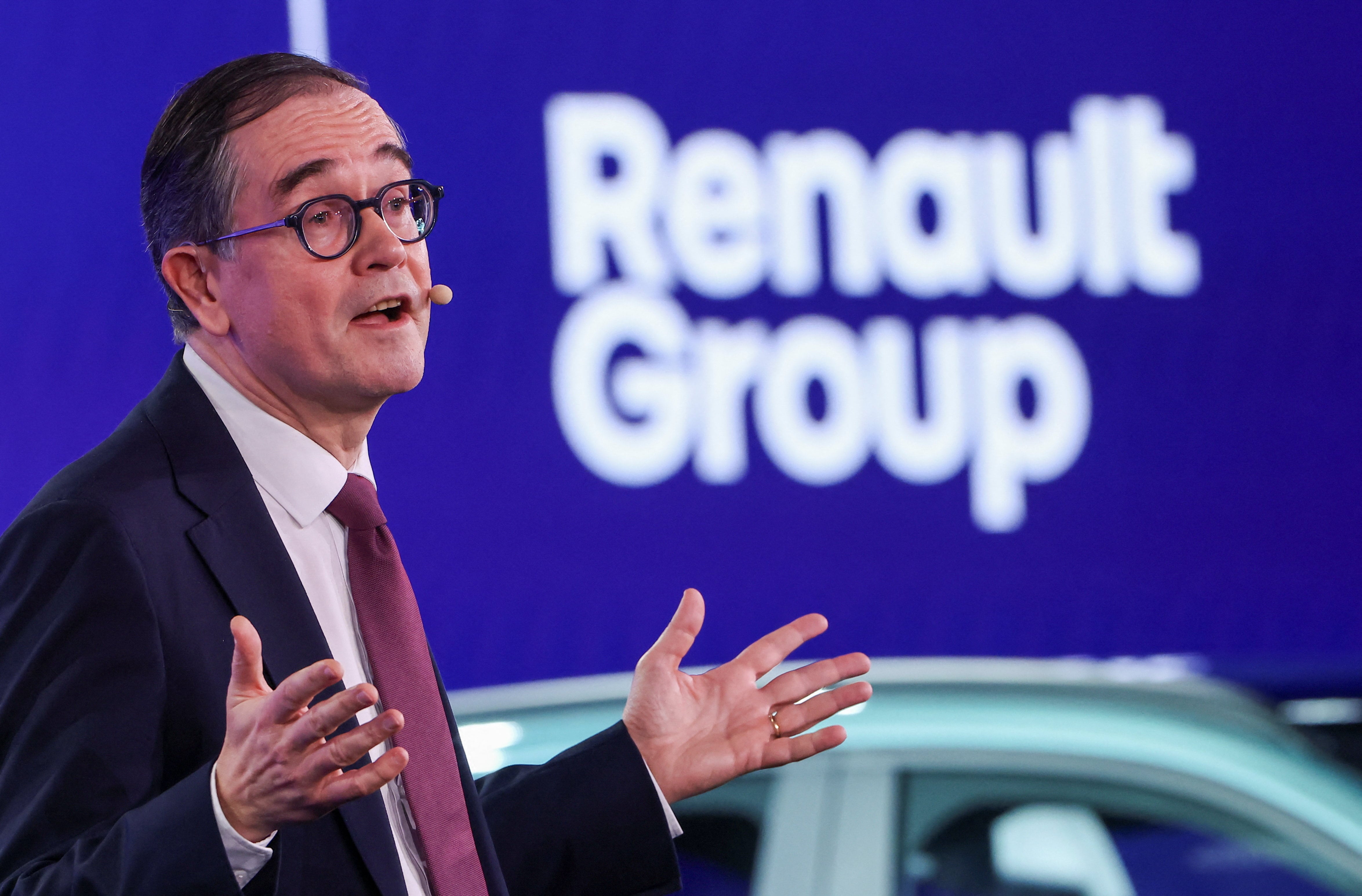 Renault presenta su receta para pelear con China: robots humanoides, IA y una plataforma que abarata un 40% el coche eléctrico
