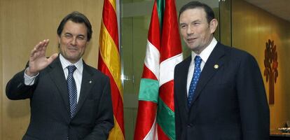 Artur Mas y Juan Jos&eacute; Ibarretxe en una foto de archivo de 2008.