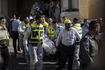 Al menos cuatro civiles israelíes han muerto en el ataque a una sinagoga y una yeshiva (escuela talmúdica) contiguas en Har Nof, al oeste de Jerusalén.