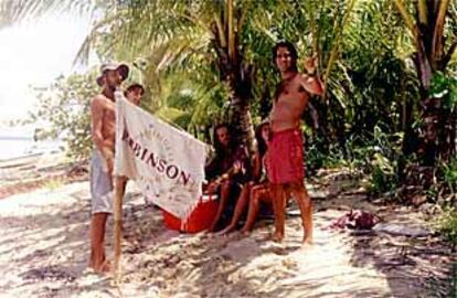 Algunos de los concursantes de la primera parte de <b></b><i>Supervivientes: Expedición Robinson.</i>