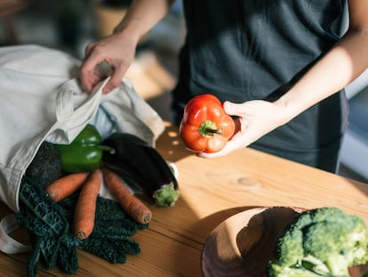 Una manera de no usar plásticos a la hora de comprar. GETTY IMAGES.